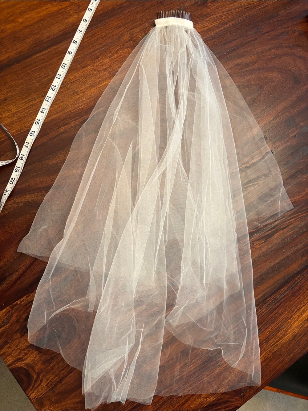Ivory Single-Tier Bridal Veil with Comb Short Wedding Veil Minimalist Never worn